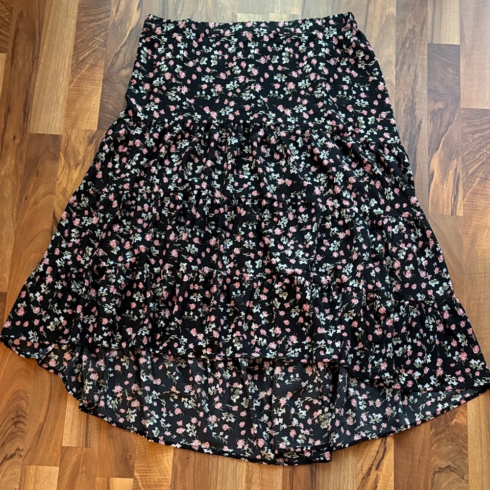 Simple Fun Woman’s Black Floral High-Low Tiered Skirt - Unbranded Size 2XL NWT